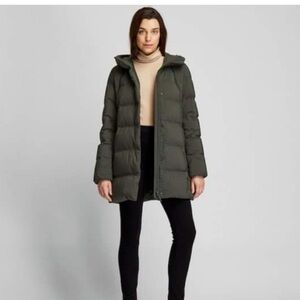 Uniqlo Women's Olive Puffer mid length Jacket